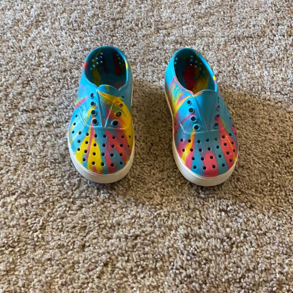Native shoes size 11 like new hardly worn